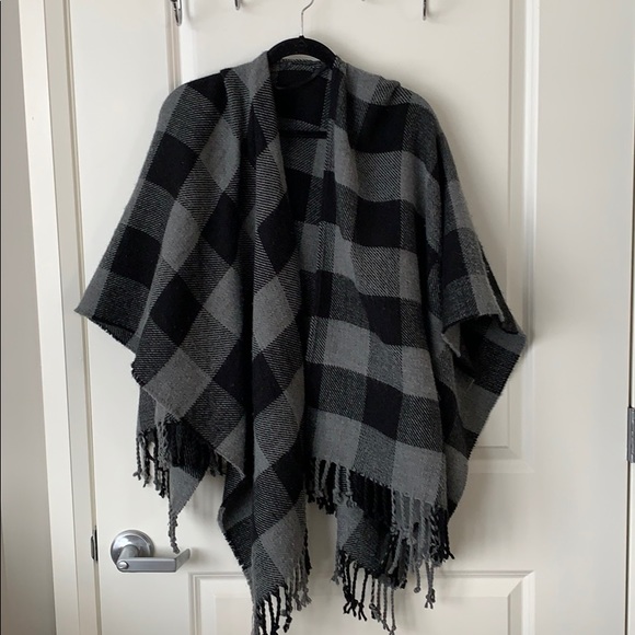 Abercrombie & Fitch Sweaters - Abercrombie Poncho